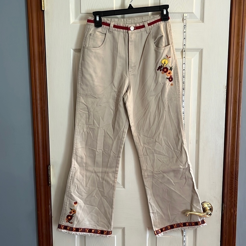 vintage-Looney Tunes-size 14, embroidered boot cut ,tan pants. tweety bird.